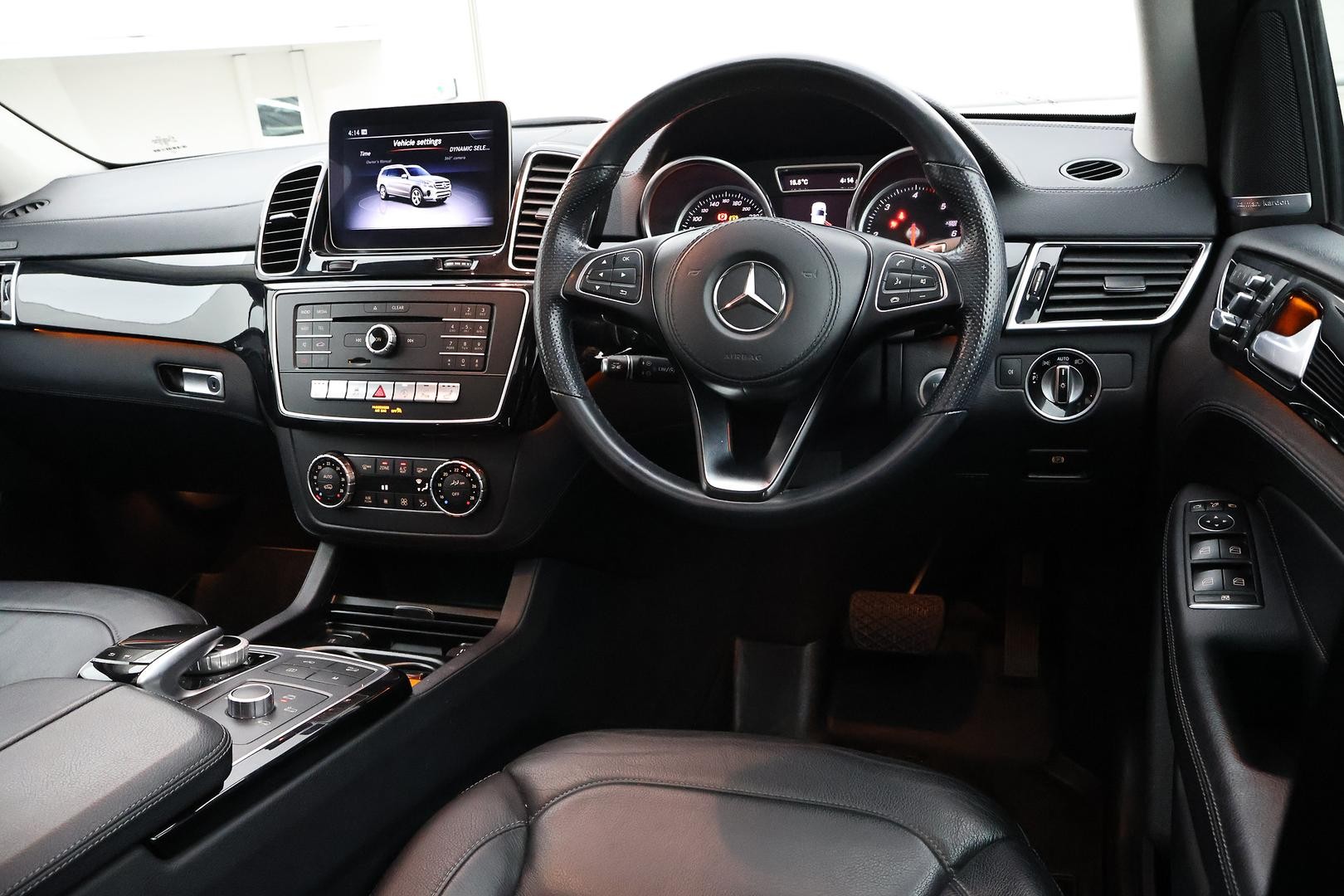 Mercedes Benz Gls-class image 4