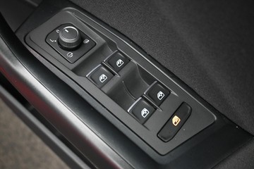 https://dvg-vehicle-assets.s3.amazonaws.com/C5011/9gryqh0om9l6zp1did9od9i0c.jpg