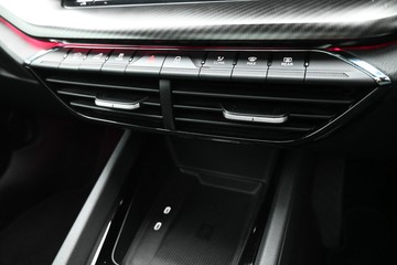 https://dvg-vehicle-assets.s3.amazonaws.com/C5027/1jqp2d0cyt2vr55f1neah0uef.jpg