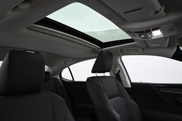 https://dvg-vehicle-assets.s3.amazonaws.com/C5040/3bbpljwduf9raiw3olgwbaxi.jpg