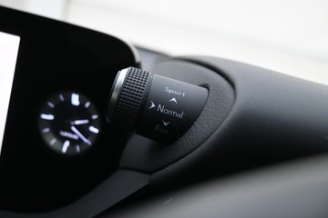 https://dvg-vehicle-assets.s3.amazonaws.com/C5040/68vhc9zced6yvnm71c4g5s84b.jpg