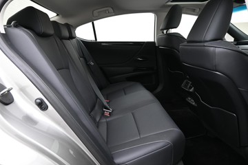 https://dvg-vehicle-assets.s3.amazonaws.com/C5040/bqzh1joe5mujciu3kftnfmgad.jpg