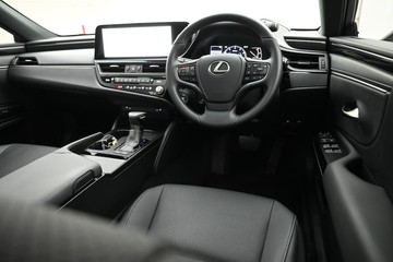 https://dvg-vehicle-assets.s3.amazonaws.com/C5040/d8cfkqhe8z5cwzsid0umsez77.jpg
