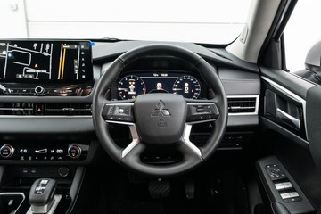 https://dvg-vehicle-assets.s3.amazonaws.com/C5042/6ijhz36knl2j7tvjhpsacqcna.jpg