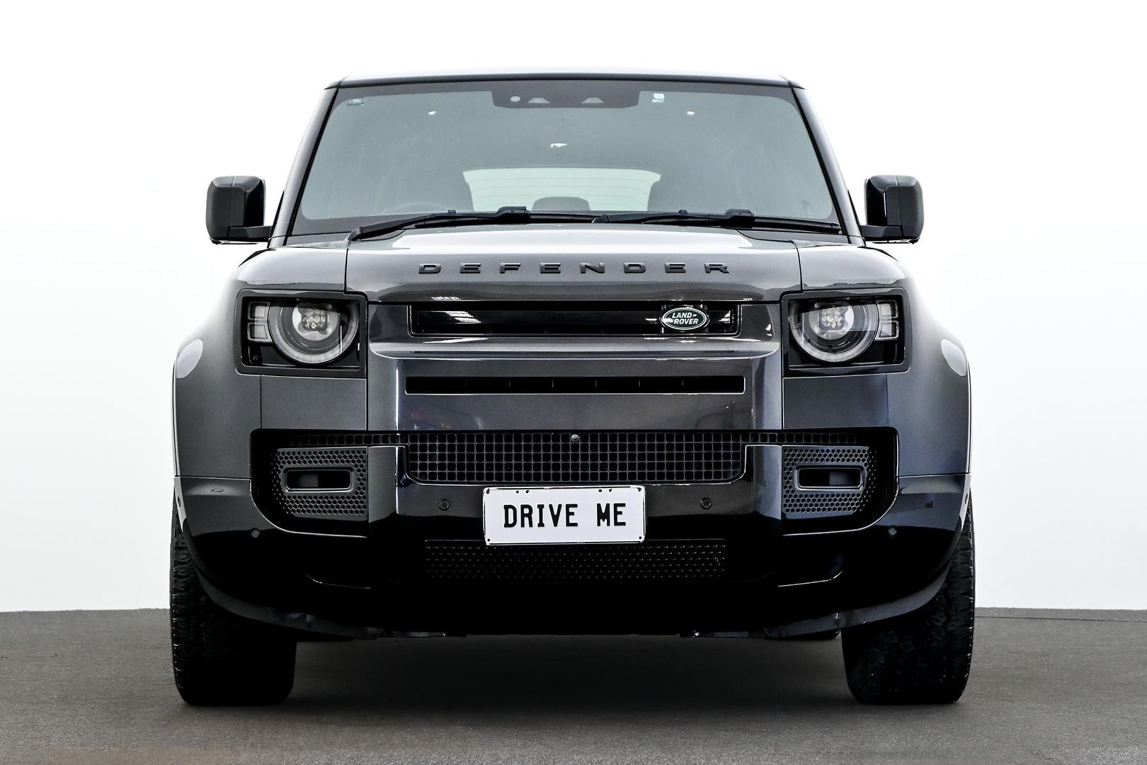 Land Rover Defender image 2