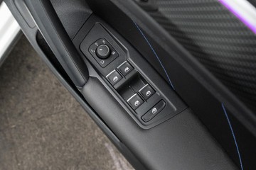 https://dvg-vehicle-assets.s3.amazonaws.com/C5072/blrhpjbl3p7w8mww21z1mdwk1.jpg