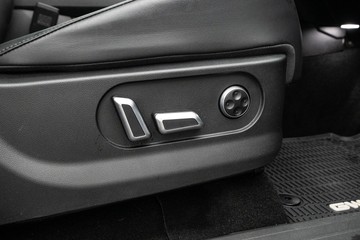 https://dvg-vehicle-assets.s3.amazonaws.com/C5094/4c7y11wt16b91iwp003vwj5to.jpg
