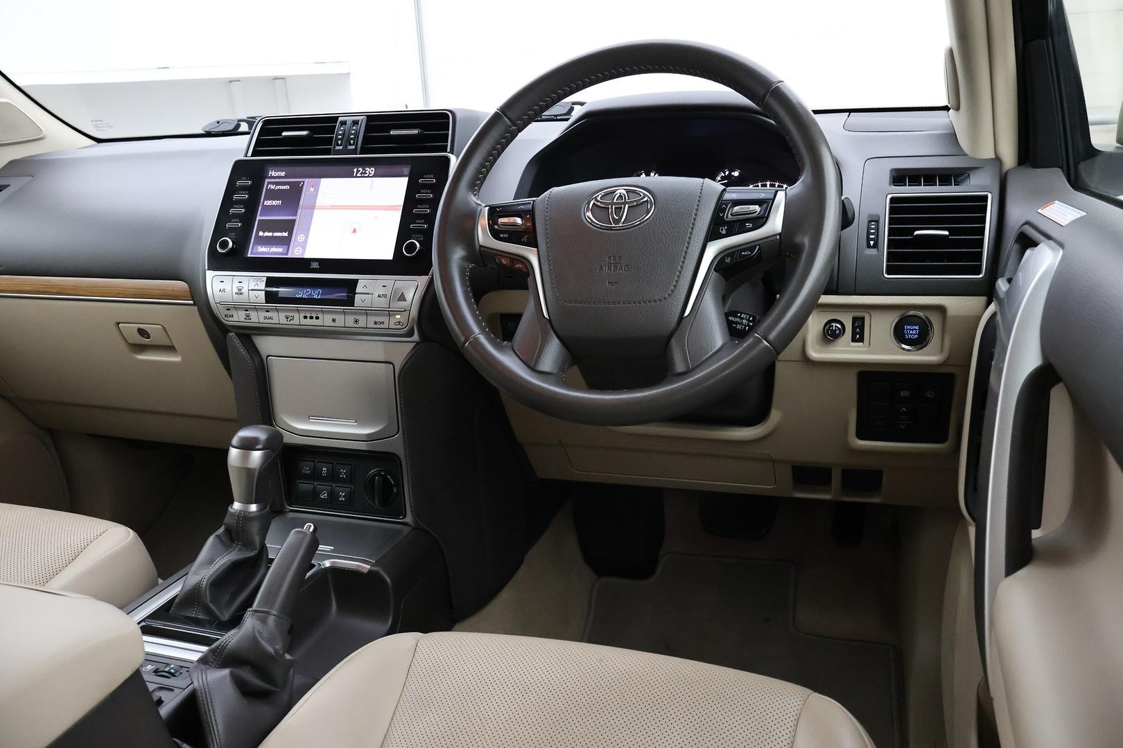 Toyota Landcruiser Prado image 4