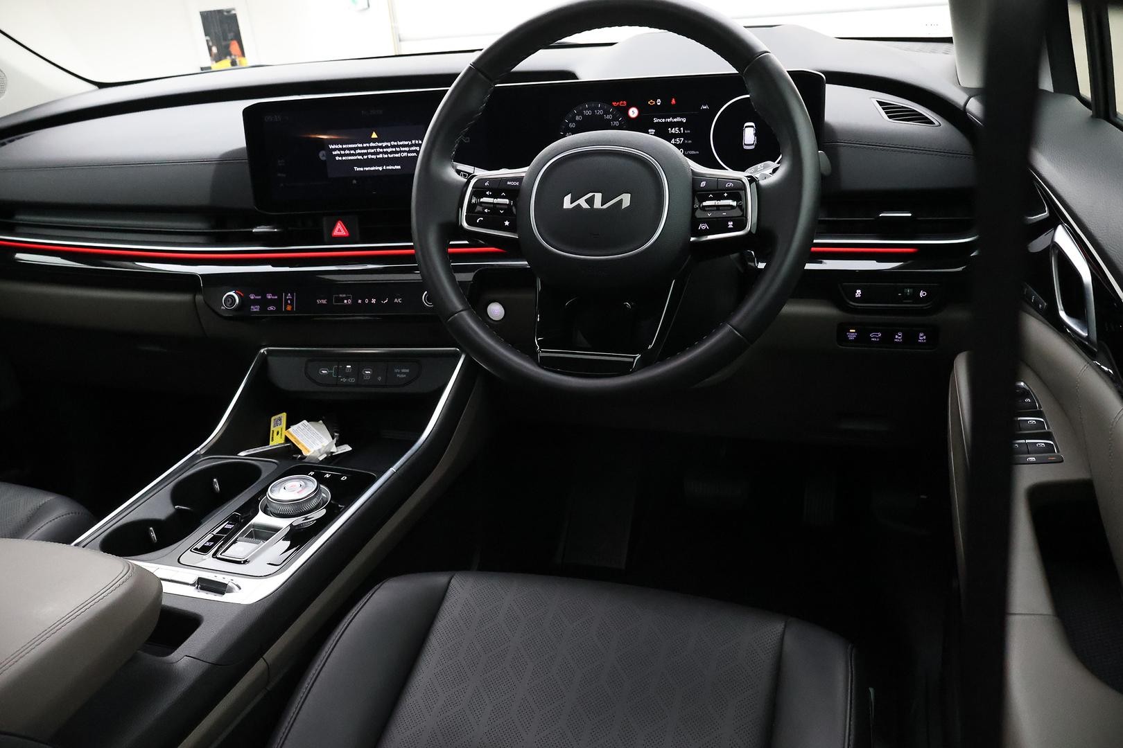 Kia Carnival image 4
