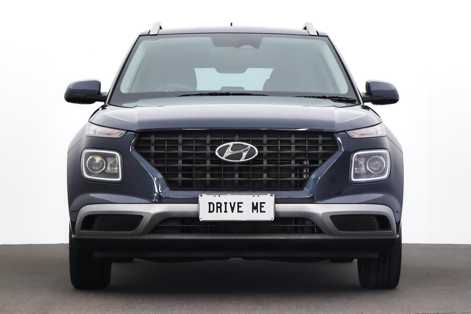 Hyundai Venue image 2