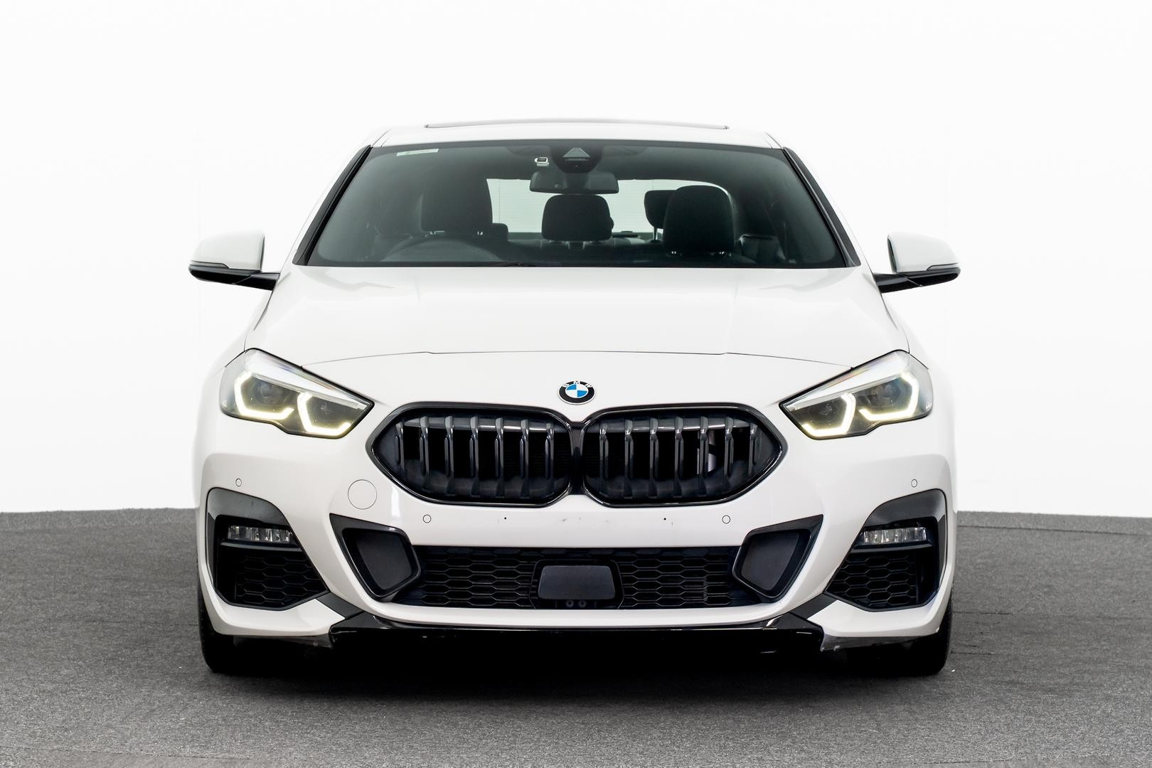 BMW 2 Series image 2