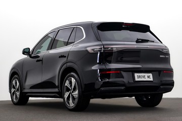 https://dvg-vehicle-assets.s3.amazonaws.com/C5178/6wvm9m5s45g8ok31km3pen26w.jpg