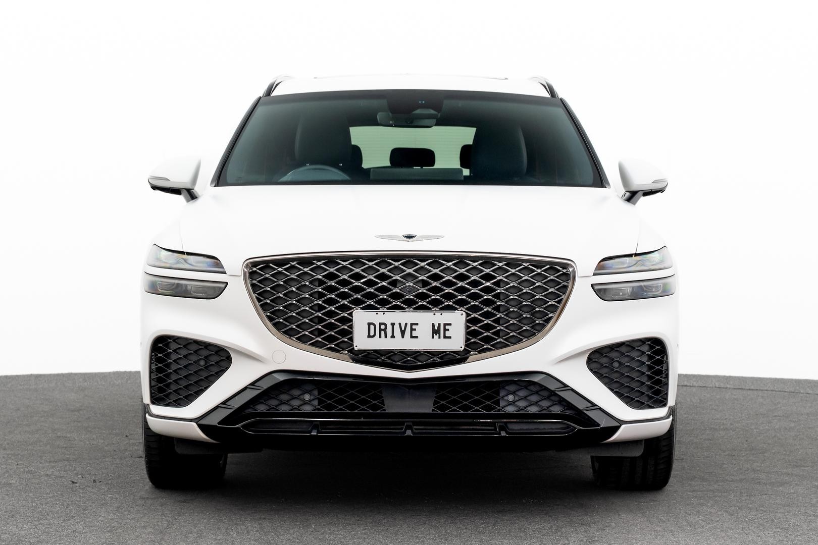 Genesis Gv70 image 2