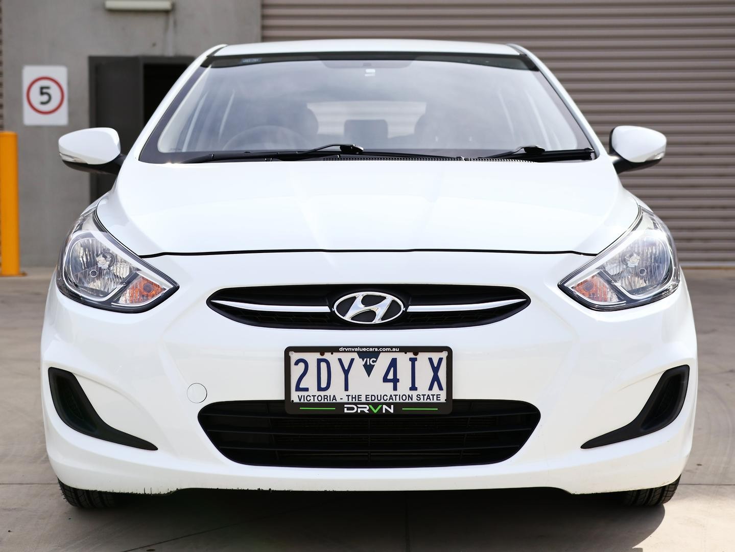 Hyundai Accent image 2