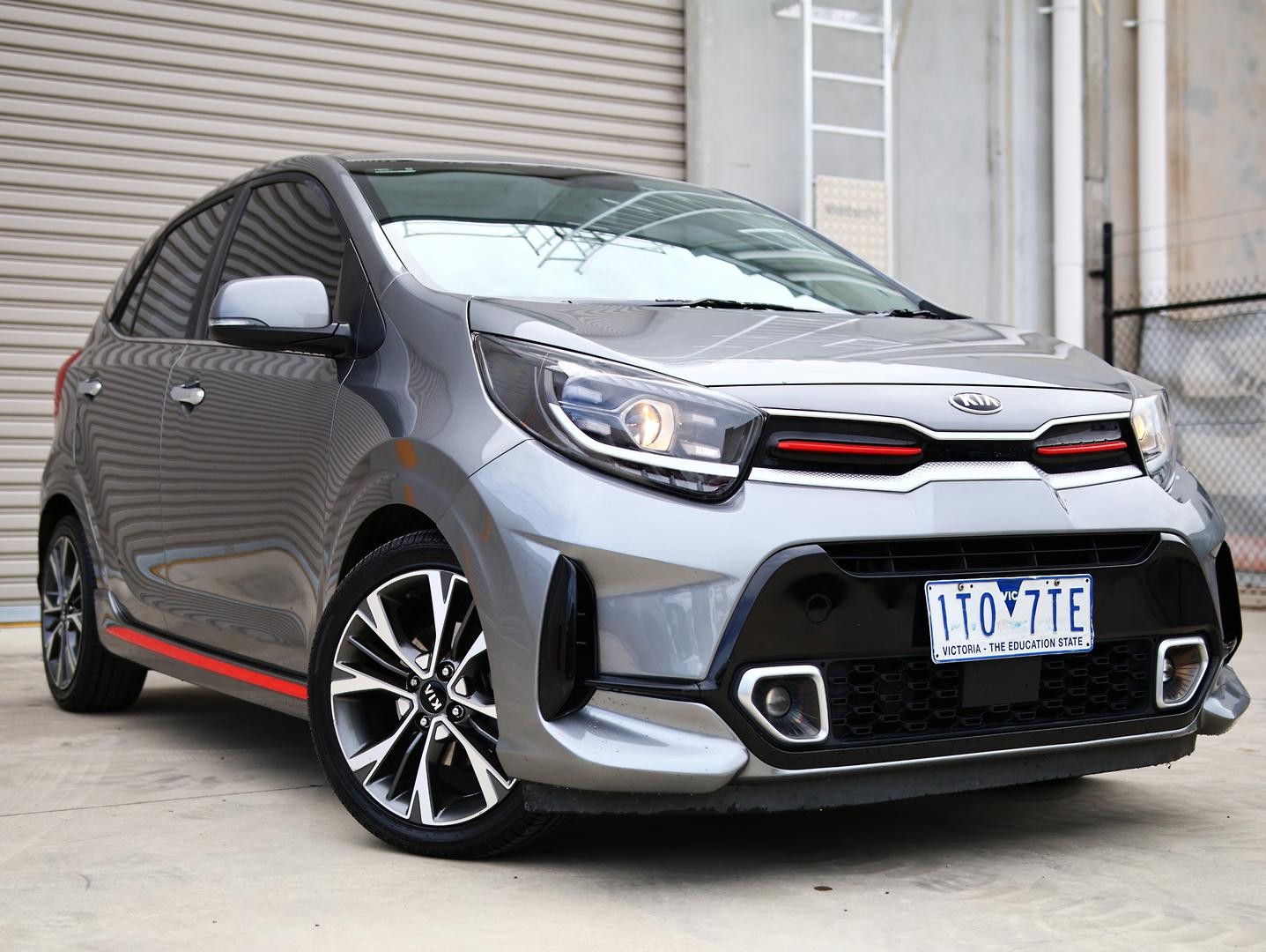 Kia Picanto image 1