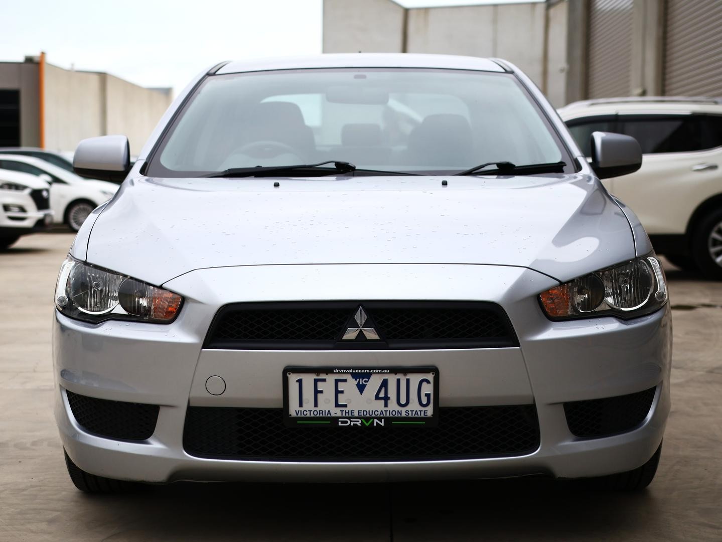 Mitsubishi Lancer image 2