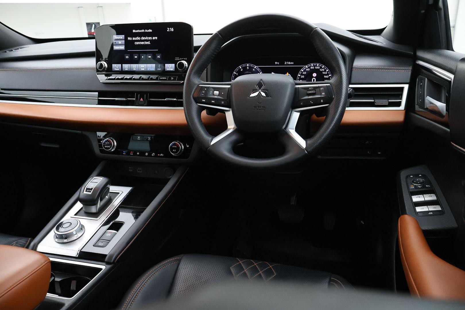 Mitsubishi Outlander image 4