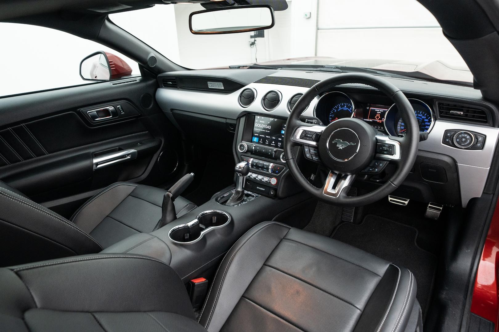 Ford Mustang image 4