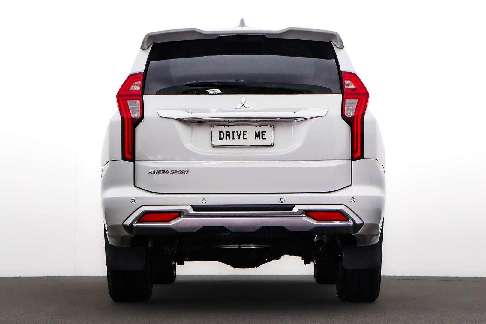 Mitsubishi Pajero Sport image 3