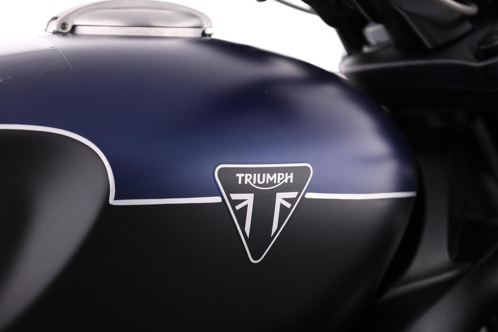 Triumph Rocket 3 R Storm image 4