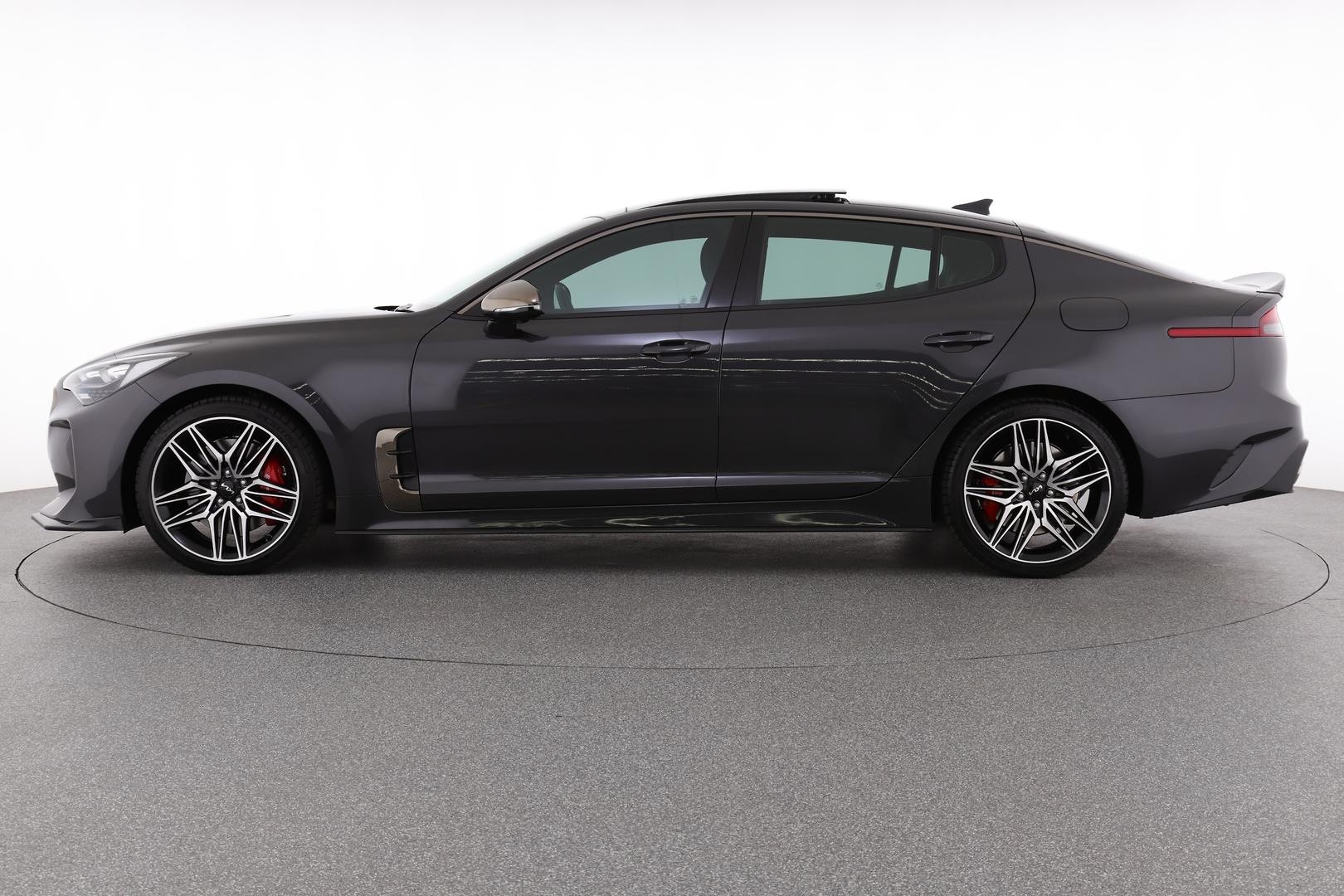 Kia Stinger image 3