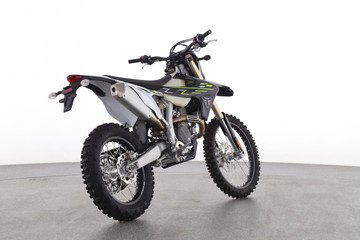 https://dvg-vehicle-assets.s3.amazonaws.com/CJ0487/16iu1dyz4piqf9d49e5aar6ia.jpg