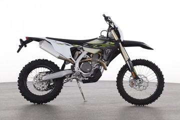 https://dvg-vehicle-assets.s3.amazonaws.com/CJ0487/8v05dsjboxh04mbe29d5aim70.jpg