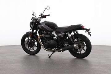 https://dvg-vehicle-assets.s3.amazonaws.com/CP4866/errao5zjh75mmp165wq5n6iv6.jpg
