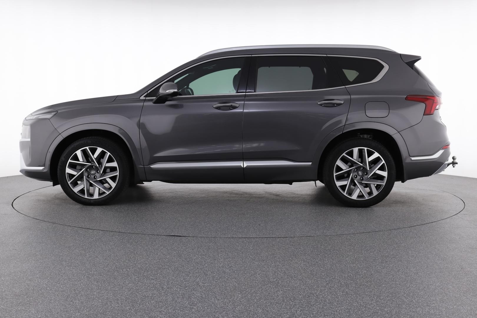 Hyundai Santa Fe image 3