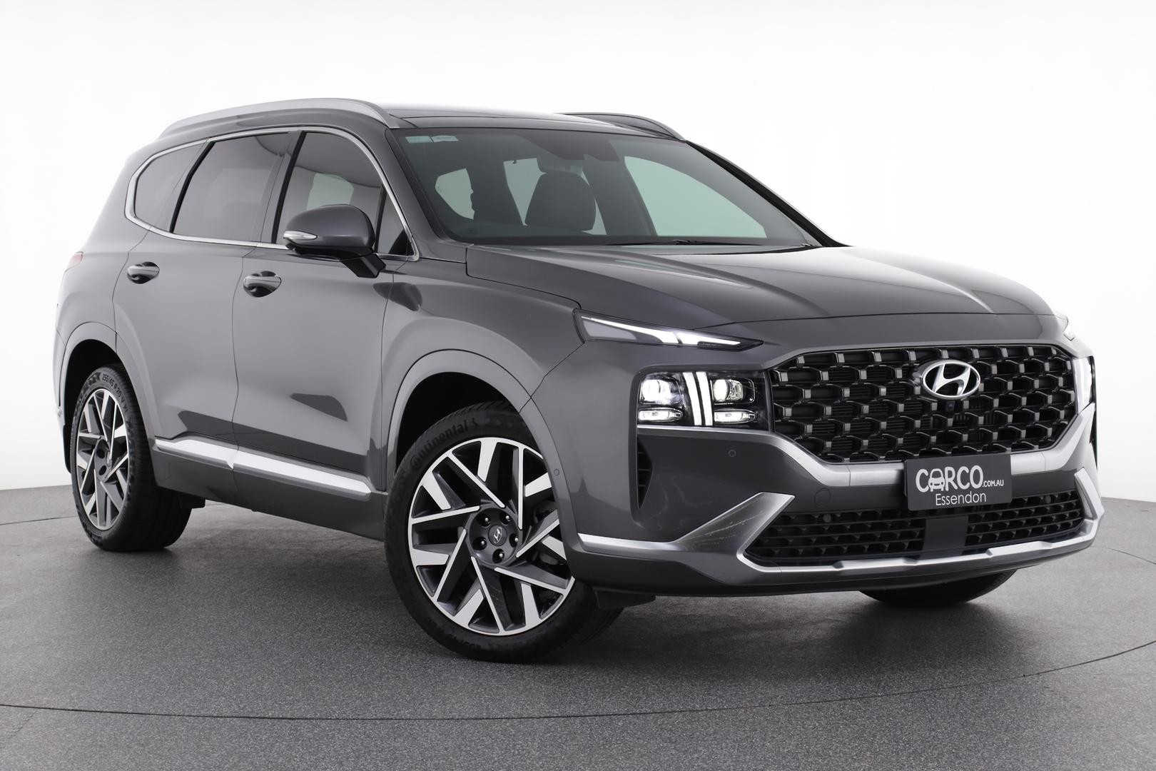 Hyundai Santa Fe image 1