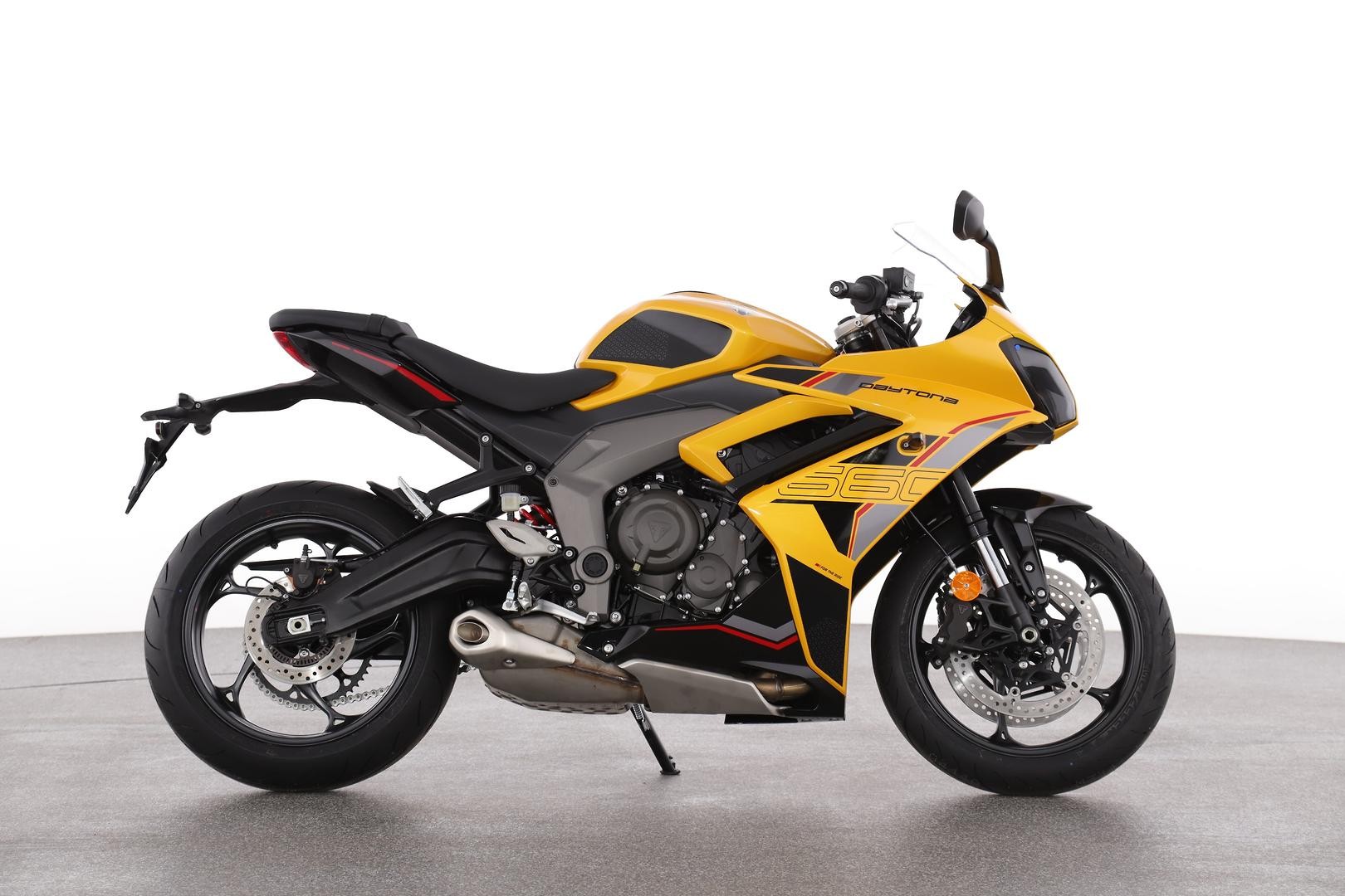 Triumph Daytona 660 Lams image 1