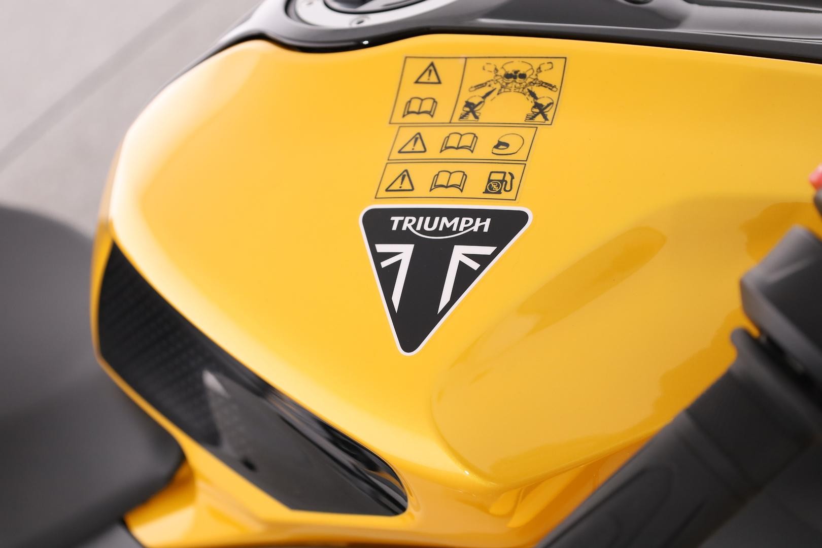 Triumph Daytona 660 Lams image 4
