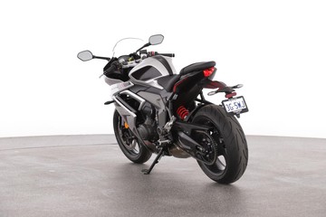 https://dvg-vehicle-assets.s3.amazonaws.com/CS5389/ba3utzqkrftb8ee130odm27kv.jpg