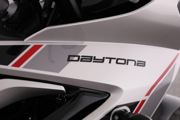 https://dvg-vehicle-assets.s3.amazonaws.com/CS5389/cc0hj6k2obkixlhjnpm1boskd.jpg