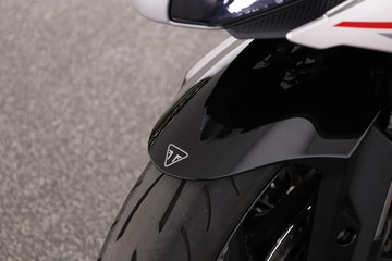 https://dvg-vehicle-assets.s3.amazonaws.com/CS5389/f56aiwznk0gaywftt8tpsotpd.jpg