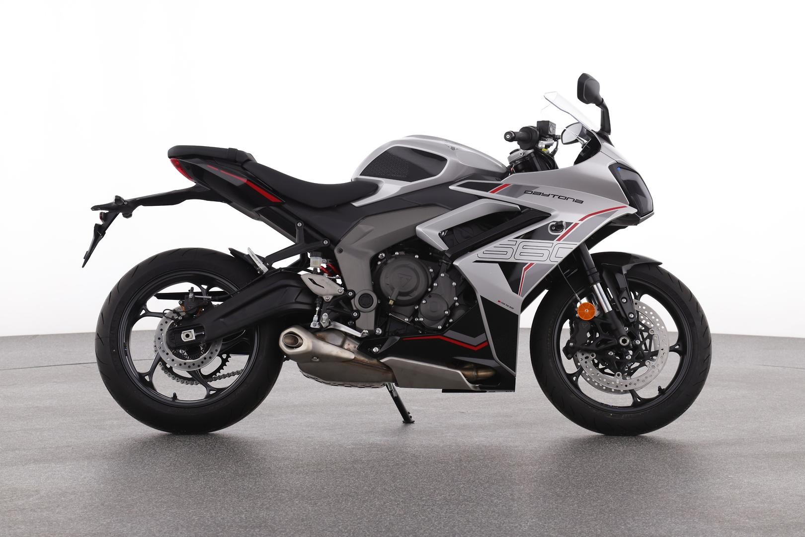Triumph Daytona 660 Lams image 1