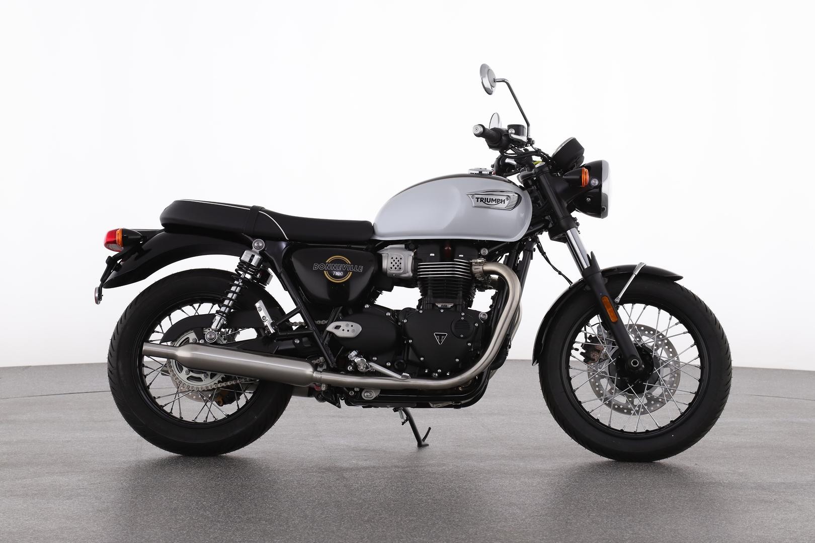 Triumph Bonneville T100 (900cc) image 1