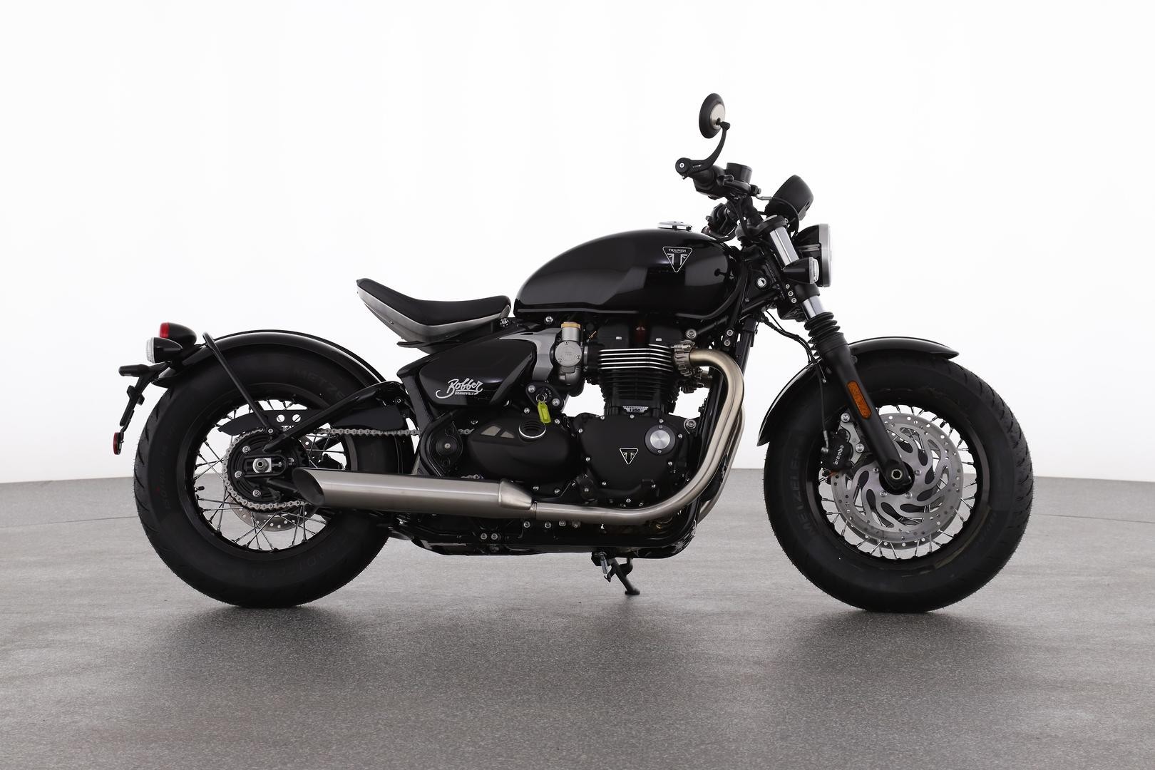 Triumph Bonneville Bobber image 1