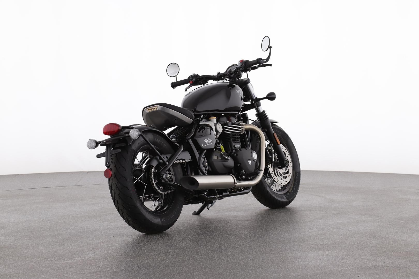Triumph Bonneville Bobber image 4