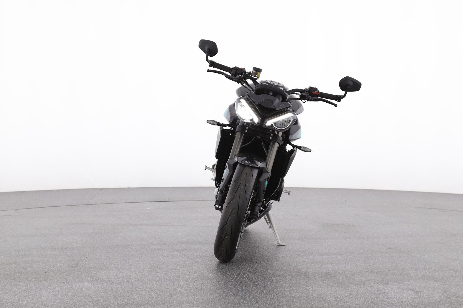 Triumph Street Triple Rs image 2