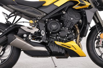 https://dvg-vehicle-assets.s3.amazonaws.com/CW3296/6ut6s10iww1s7r3ihcl3j20dt.jpg
