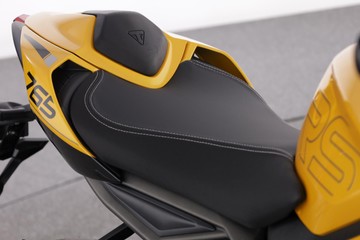 https://dvg-vehicle-assets.s3.amazonaws.com/CW3296/el6m6g7f8v7ra6upq3wuzv7ni.jpg