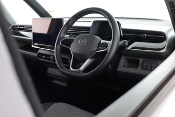 https://dvg-vehicle-assets.s3.amazonaws.com/DVB465/8mpq7g2o2ze88hs6ulifykivq.jpg