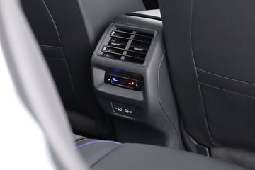 https://dvg-vehicle-assets.s3.amazonaws.com/DYZ691/9bqu2j9kxkmf9zkbo4m01p1at.jpg