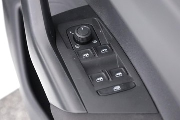 https://dvg-vehicle-assets.s3.amazonaws.com/DYZ740/44l8fpspzasg9lllnv8ynvzrj.jpg