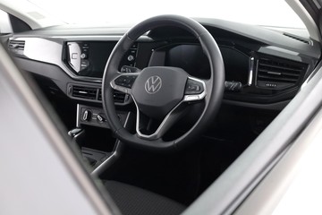 https://dvg-vehicle-assets.s3.amazonaws.com/DYZ740/chex4vwfsmayg4witj22ov1ru.jpg