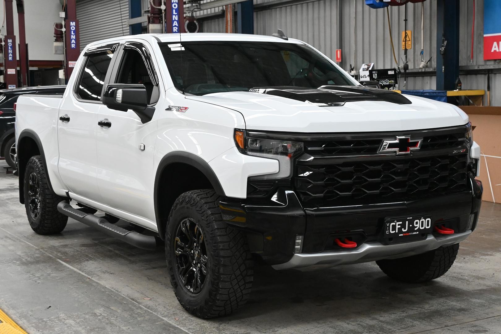 Chevrolet Silverado image 1