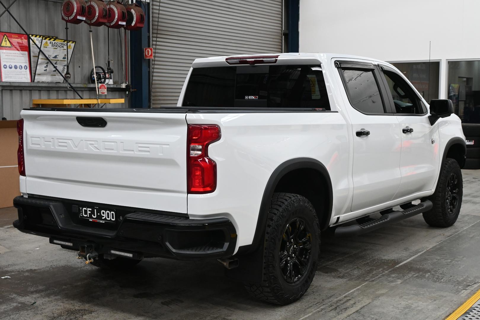 Chevrolet Silverado image 2