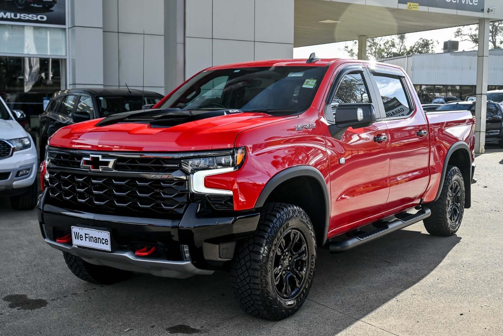 Chevrolet Silverado image 2