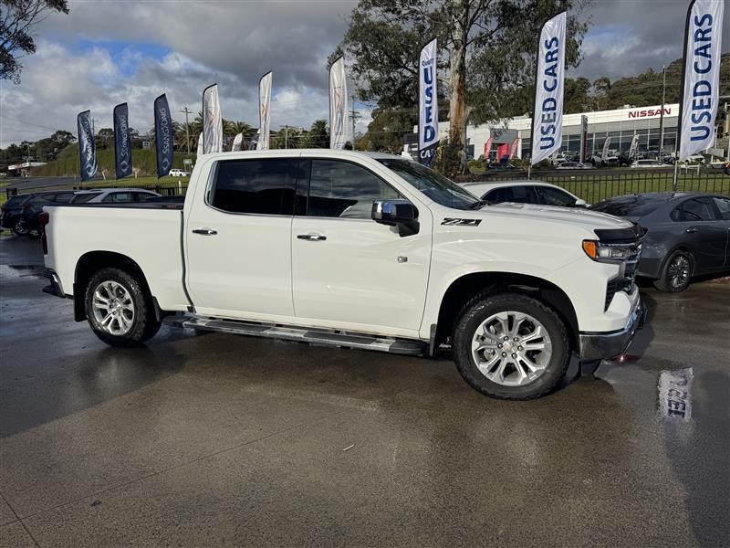 Chevrolet Silverado image 2